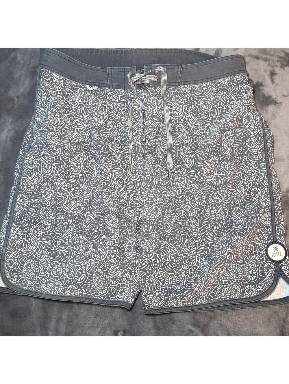 Roark Savage Revival 9" Board Shorts Men's 34 Gray Cobra Aop Swim Trunks Stretch